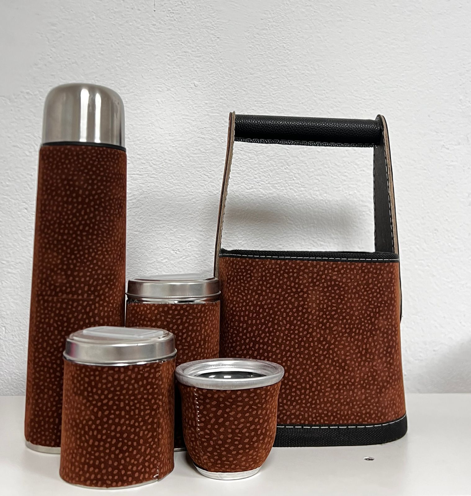 SET DE MATE CON CANASTA CAPINCHO