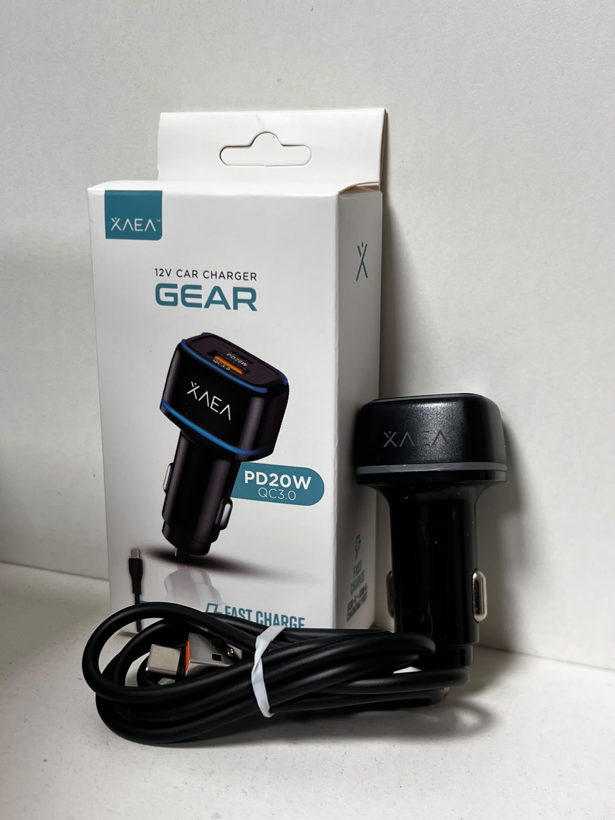 CARGADOR XAEA AUTO SIN CABLE CON SALIDA USB Y TC